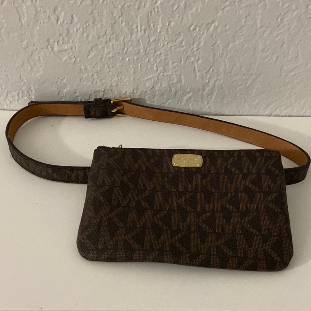 MICHAEL KORS FANNY PACK